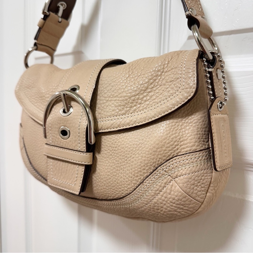 Coach Soho Flap Pebbled Leather Shoulder Bag Sand Beige Large LIKE NEW - Picture 4 of 14